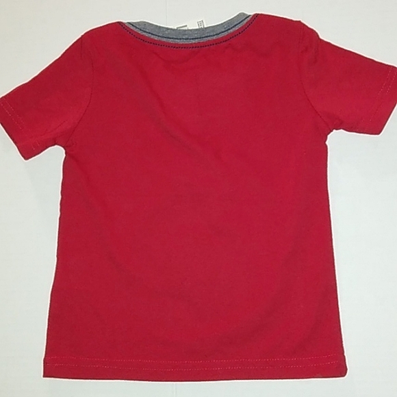 ☆NWT☆Toddler Boys ☆TOUGHSKINS☆Red Short Sleeve Shark Patch T-shirt - Picture 8 of 9